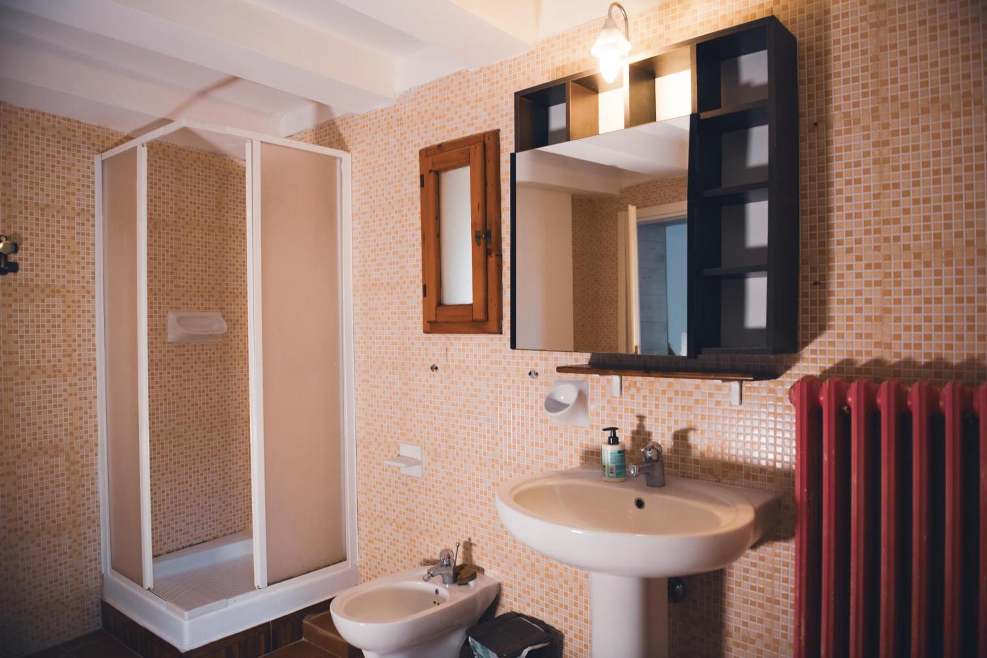 Home Peterpan, B&B Direttamente Sulla Piazza Casal Fiumanese Dış mekan fotoğraf